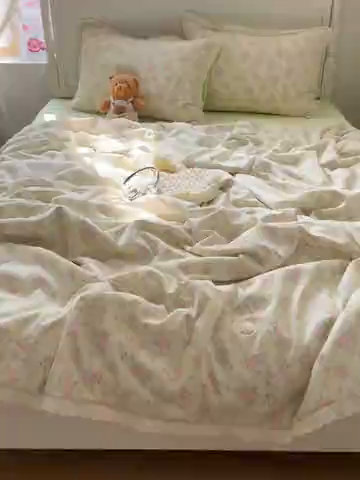 91家纺网 家纺一手货源 找家纺 轻奢坊 2025新款漏空花边水洗棉夏被四件套 绿雾