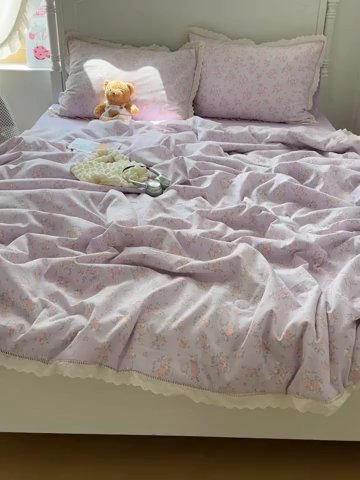 91家纺网 家纺一手货源 找家纺 轻奢坊 2025新款漏空花边水洗棉夏被四件套 紫雾