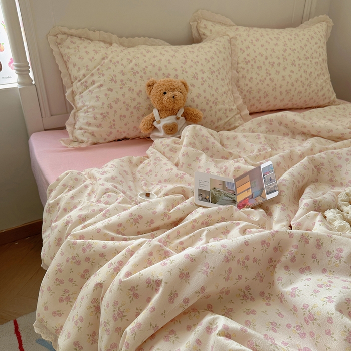 91家纺网 家纺一手货源 找家纺 轻奢坊 2025新款漏空花边水洗棉夏被四件套 春意粉