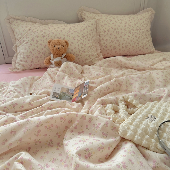 91家纺网 家纺一手货源 找家纺 轻奢坊 2025新款漏空花边水洗棉夏被四件套 春意粉