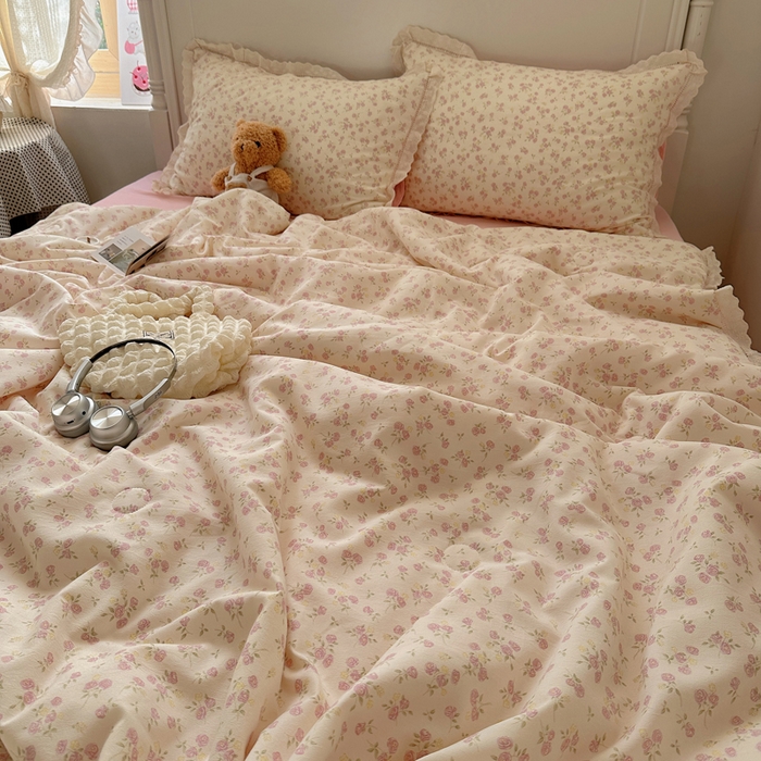 91家纺网 家纺一手货源 找家纺 轻奢坊 2025新款漏空花边水洗棉夏被四件套 春意粉