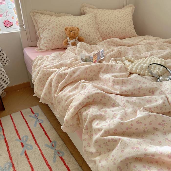 91家纺网 家纺一手货源 找家纺 轻奢坊 2025新款漏空花边水洗棉夏被四件套 春意粉