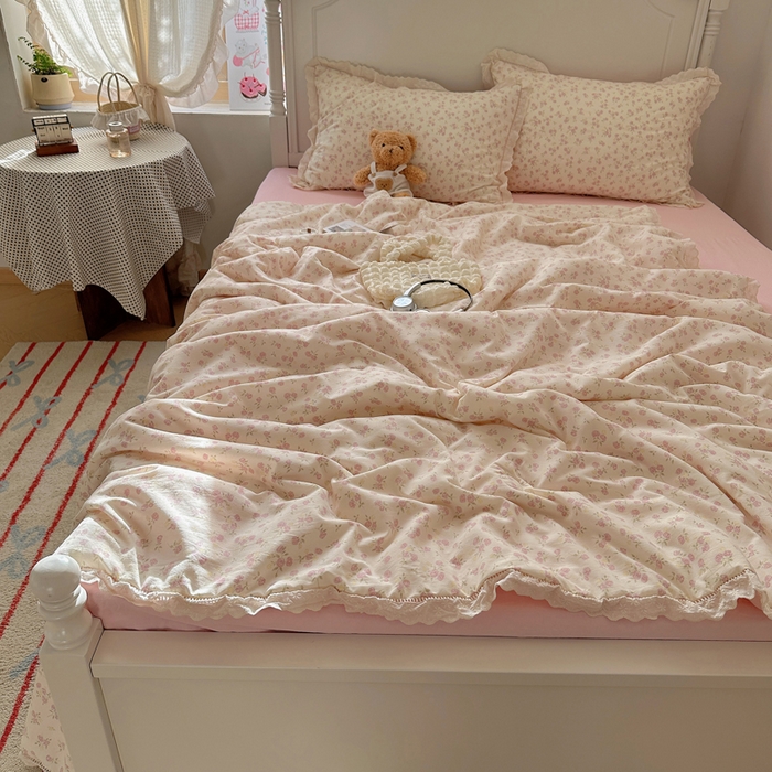 91家纺网 家纺一手货源 找家纺 轻奢坊 2025新款漏空花边水洗棉夏被四件套 春意粉