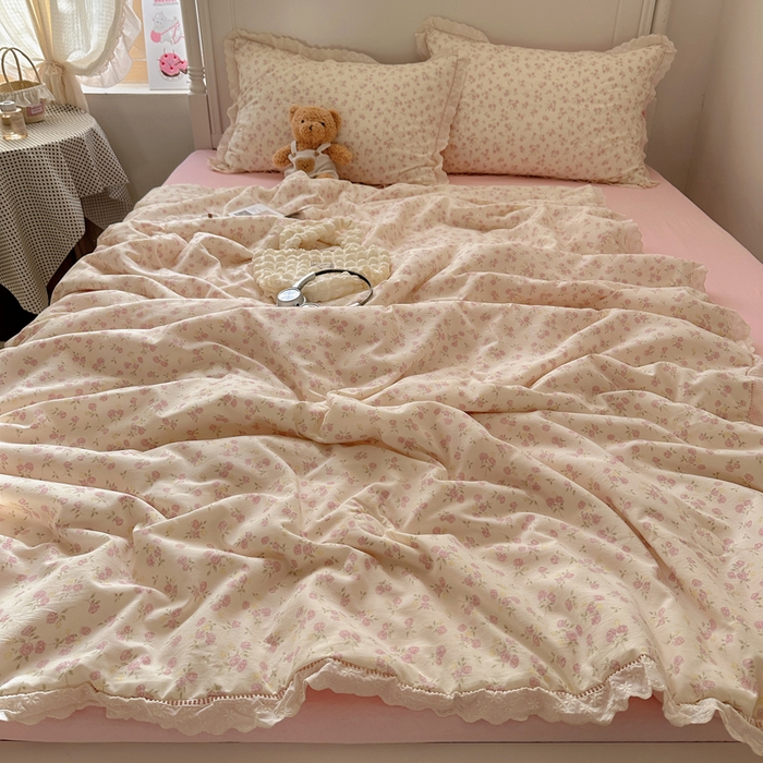 91家纺网 家纺一手货源 找家纺 轻奢坊 2025新款漏空花边水洗棉夏被四件套 春意粉