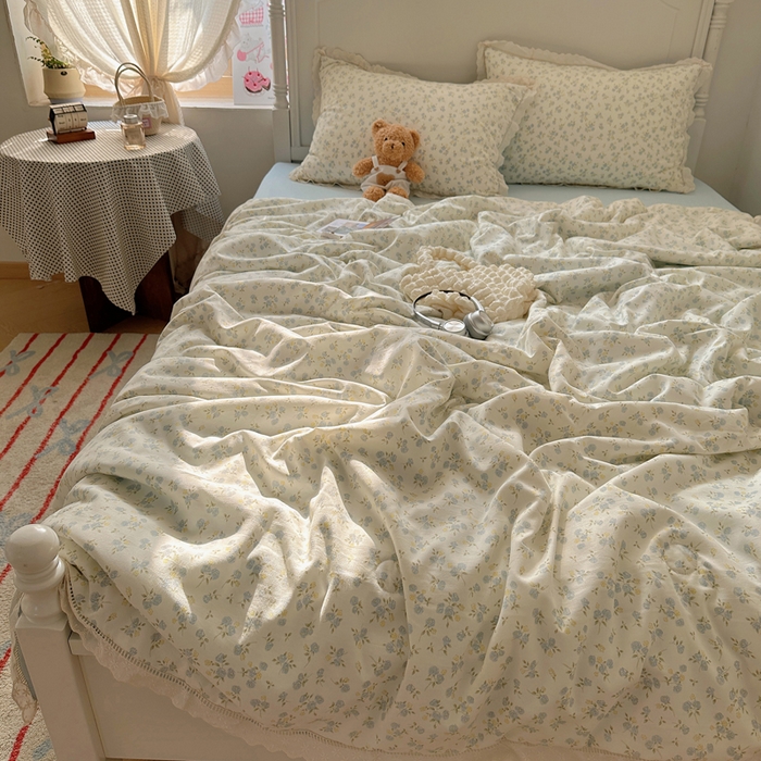 91家纺网 家纺一手货源 找家纺 轻奢坊 2025新款漏空花边水洗棉夏被四件套 春意蓝