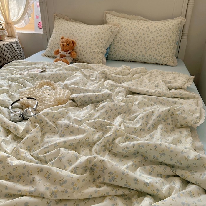 91家纺网 家纺一手货源 找家纺 轻奢坊 2025新款漏空花边水洗棉夏被四件套 春意蓝