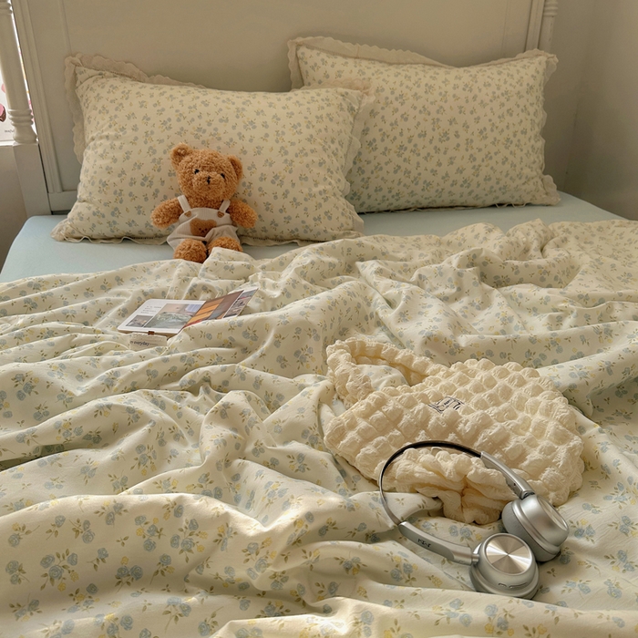 91家纺网 家纺一手货源 找家纺 轻奢坊 2025新款漏空花边水洗棉夏被四件套 春意蓝