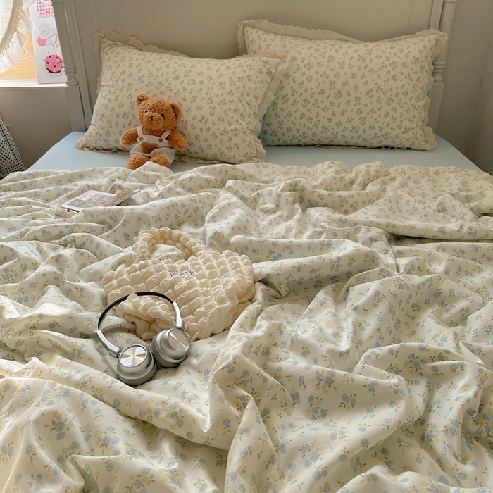 91家纺网 家纺一手货源 找家纺 轻奢坊 2025新款漏空花边水洗棉夏被四件套 春意蓝