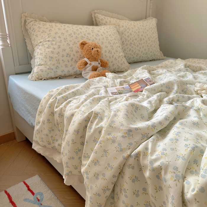 91家纺网 家纺一手货源 找家纺 轻奢坊 2025新款漏空花边水洗棉夏被四件套 春意蓝