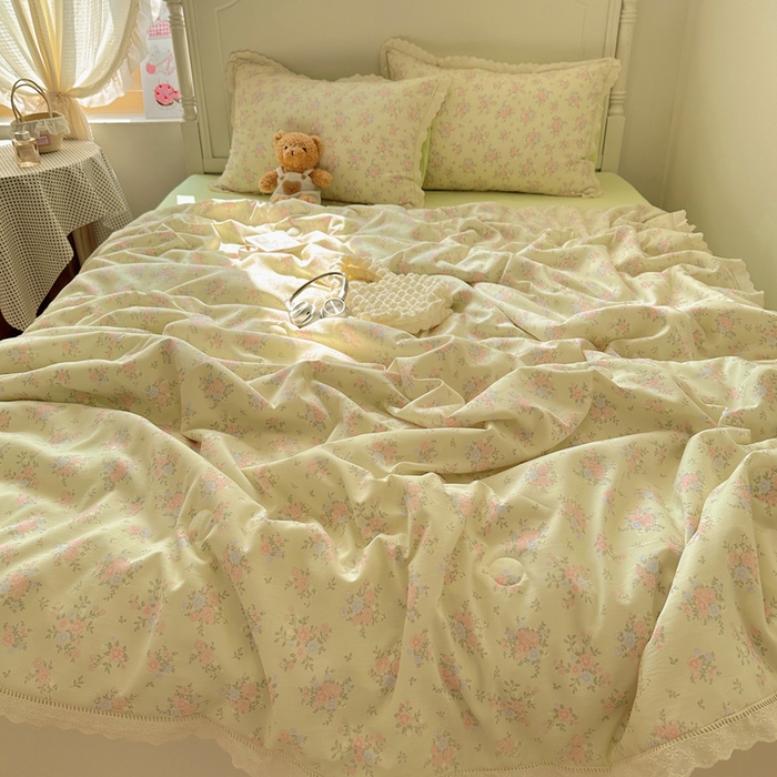 91家纺网 家纺一手货源 找家纺 轻奢坊 2025新款漏空花边水洗棉夏被四件套 绿雾