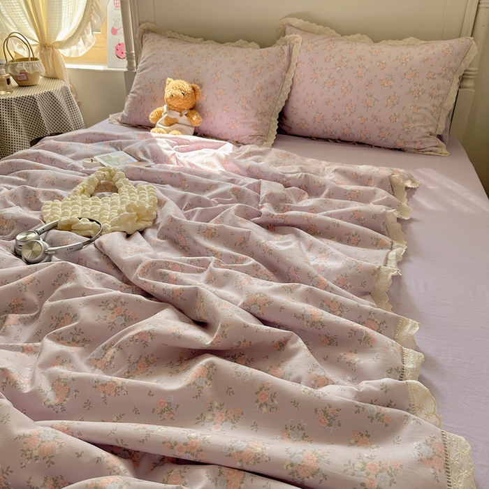 91家纺网 家纺一手货源 找家纺 轻奢坊 2025新款漏空花边水洗棉夏被四件套 紫雾