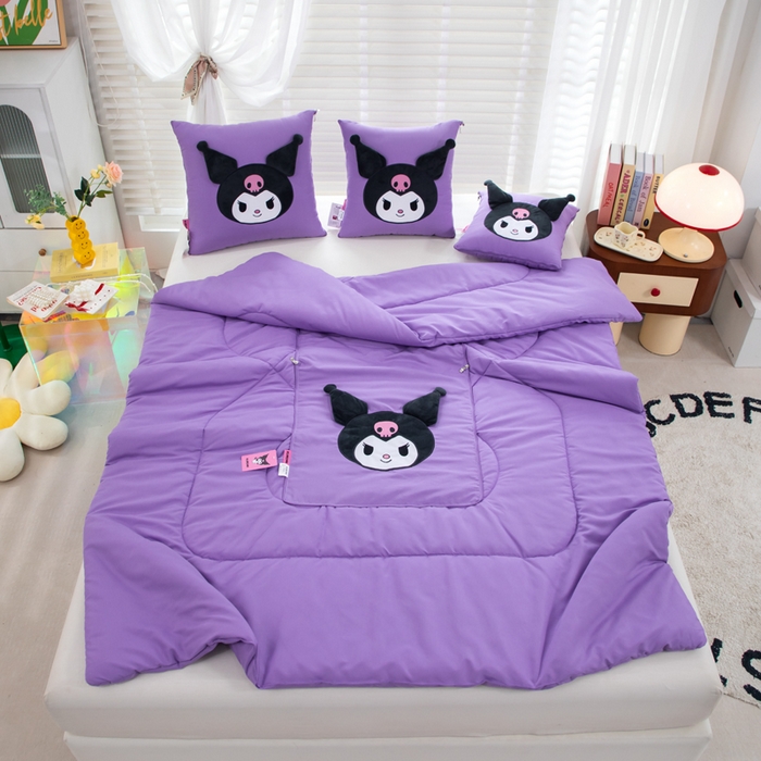 91家纺网 家纺一手货源 找家纺 照世家纺 2025春夏新款三丽鸥立体款抱枕被 库洛米