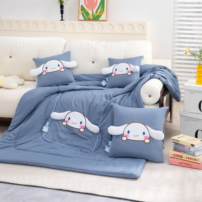 91家纺网 家纺一手货源 找家纺 照世家纺 2025春夏新款三丽鸥立体款抱枕被 玉桂狗