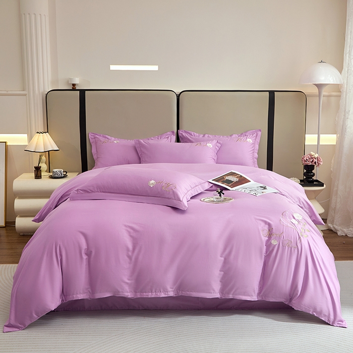 91家纺网 家纺一手货源 找家纺 晶缦家纺 2025新款纯棉喷气全棉13376刺绣四件套 梦境幽兰-优雅紫