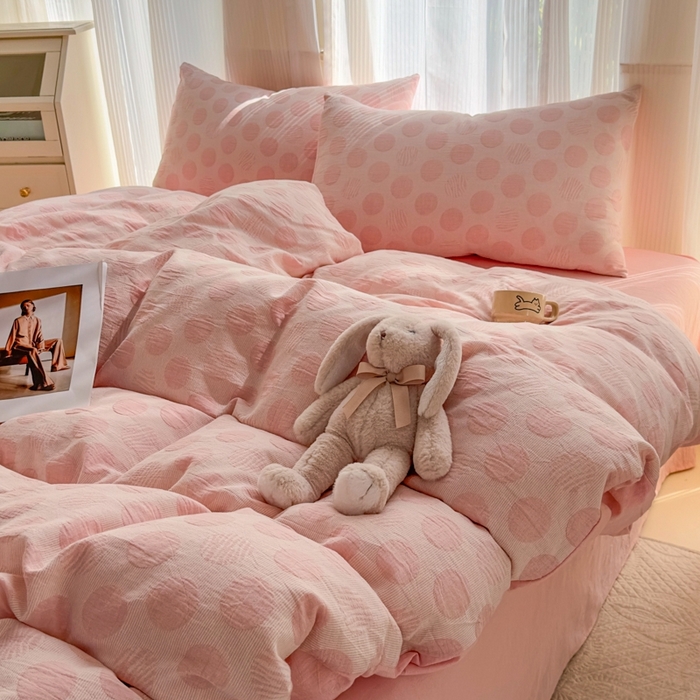 91家纺网 家纺一手货源 找家纺 菡宝 2025新款a类母婴级全棉色织三层纱提花被套纯棉被罩四件套支持定做定制尺寸 波点-粉