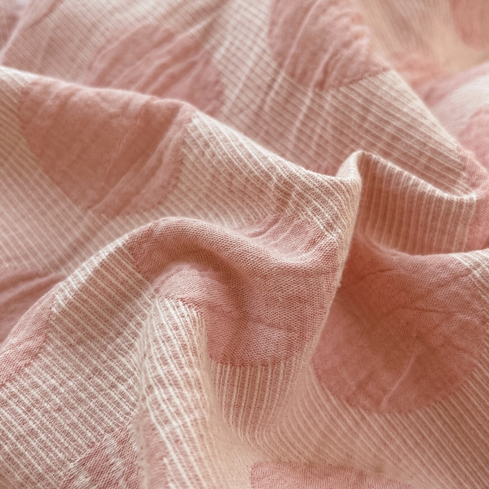 91家纺网 家纺一手货源 找家纺 菡宝 2025新款a类母婴级全棉色织三层纱提花被套纯棉被罩四件套支持定做定制尺寸 波点-粉