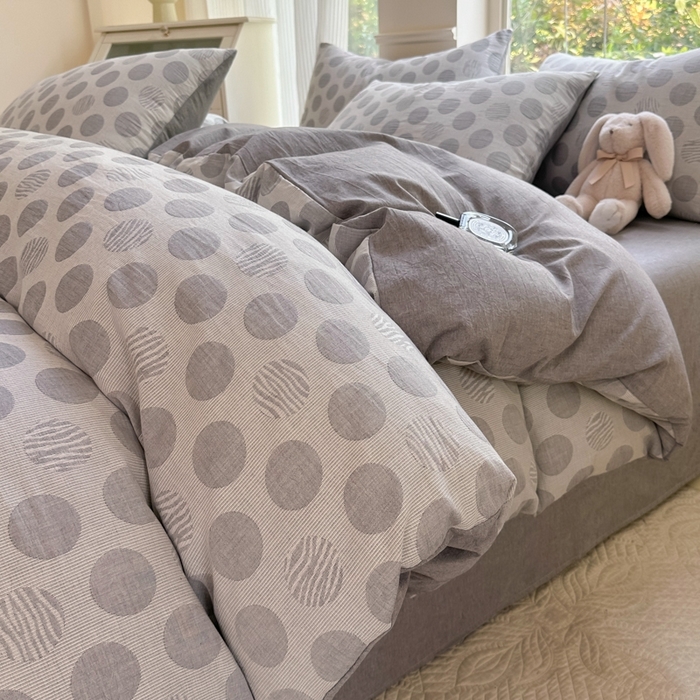 91家纺网 家纺一手货源 找家纺 菡宝 2025新款a类母婴级全棉色织三层纱提花被套纯棉被罩四件套支持定做定制尺寸 波点-灰