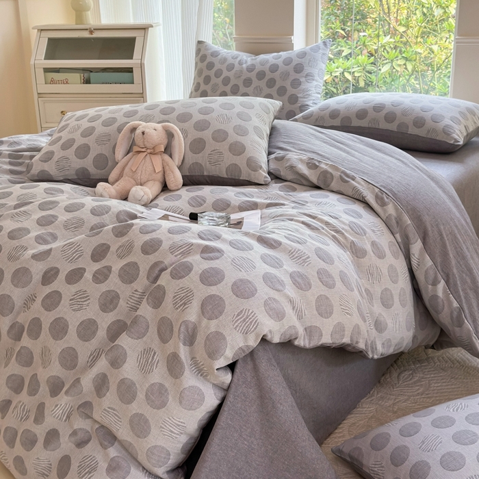 91家纺网 家纺一手货源 找家纺 菡宝 2025新款a类母婴级全棉色织三层纱提花被套纯棉被罩四件套支持定做定制尺寸 波点-灰