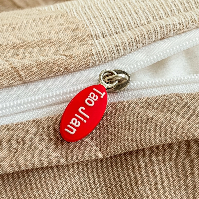 91家纺网 家纺一手货源 找家纺 菡宝 2025新款a类母婴级全棉色织三层纱提花被套纯棉被罩四件套支持定做定制尺寸 波点-卡其