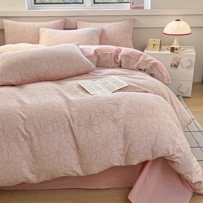 91家纺网 家纺一手货源 找家纺 菡宝 2025新款a类母婴级全棉色织三层纱提花被套纯棉被罩四件套支持定做定制尺寸 洛可可-粉