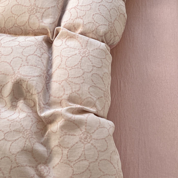 91家纺网 家纺一手货源 找家纺 菡宝 2025新款a类母婴级全棉色织三层纱提花被套纯棉被罩四件套支持定做定制尺寸 洛可可-粉