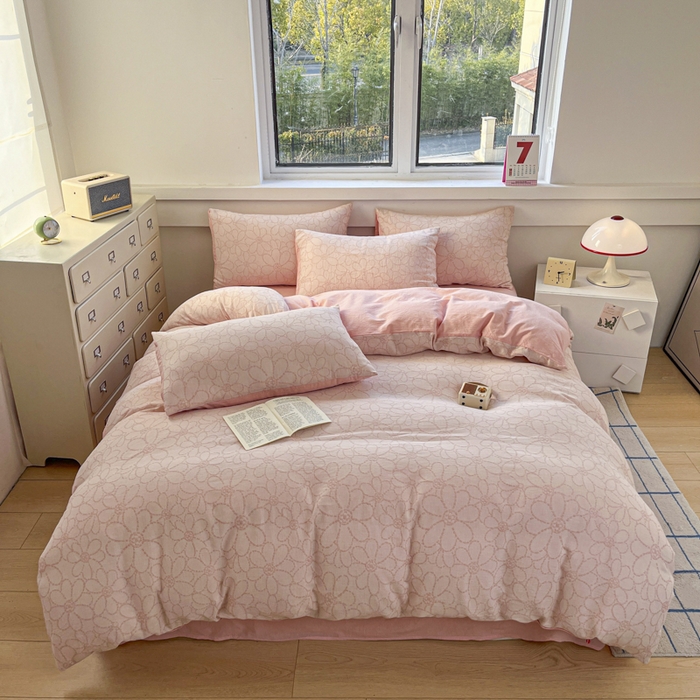 91家纺网 家纺一手货源 找家纺 菡宝 2025新款a类母婴级全棉色织三层纱提花被套纯棉被罩四件套支持定做定制尺寸 洛可可-粉