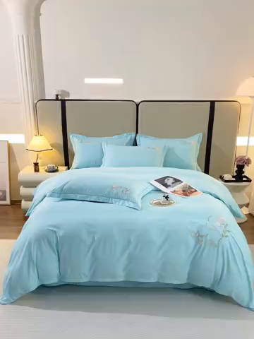 91家纺网 家纺一手货源 找家纺 晶缦家纺 2025新款纯棉喷气全棉13376刺绣四件套 梦境幽兰-天空蓝