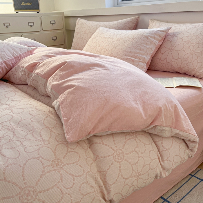 91家纺网 家纺一手货源 找家纺 菡宝 2025新款a类母婴级全棉色织三层纱提花被套纯棉被罩四件套支持定做定制尺寸 洛可可-粉