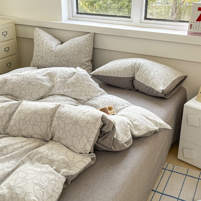 91家纺网 家纺一手货源 找家纺 菡宝 2025新款a类母婴级全棉色织三层纱提花被套纯棉被罩四件套支持定做定制尺寸 洛可可-灰