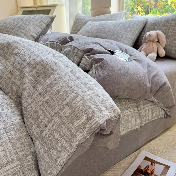 91家纺网 家纺一手货源 找家纺 菡宝 2025新款a类母婴级全棉色织三层纱提花被套纯棉被罩四件套支持定做定制尺寸 米亚-灰