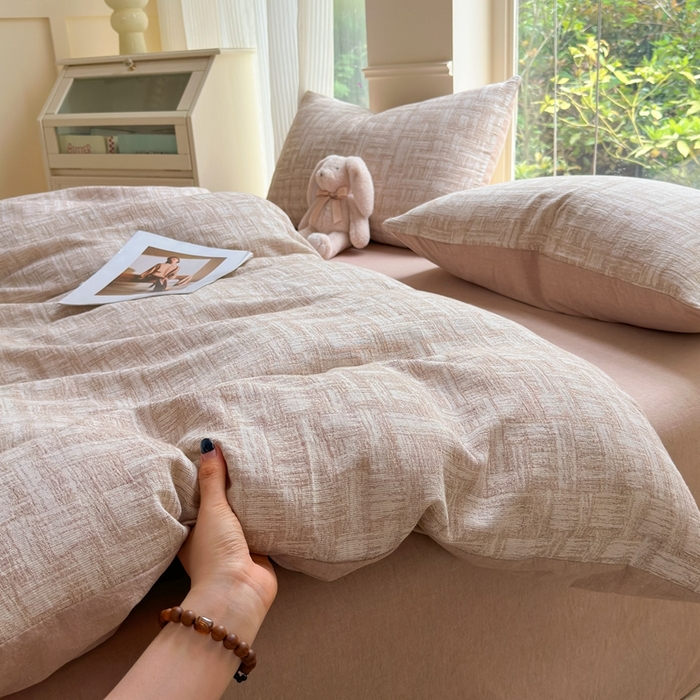 91家纺网 家纺一手货源 找家纺 菡宝 2025新款a类母婴级全棉色织三层纱提花被套纯棉被罩四件套支持定做定制尺寸 米亚-卡其