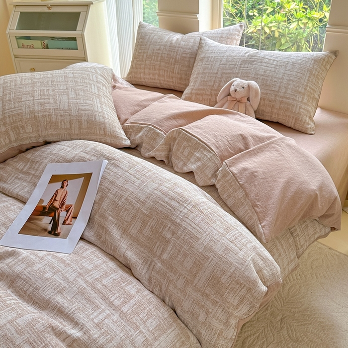 91家纺网 家纺一手货源 找家纺 菡宝 2025新款a类母婴级全棉色织三层纱提花被套纯棉被罩四件套支持定做定制尺寸 米亚-卡其