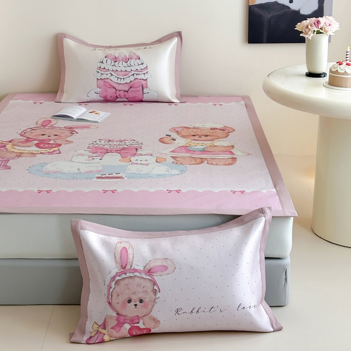 91家纺网 家纺一手货源 找家纺 澳萝拉 2025新款数码印花包边款冰藤席席子凉席-风格二 爱之屋