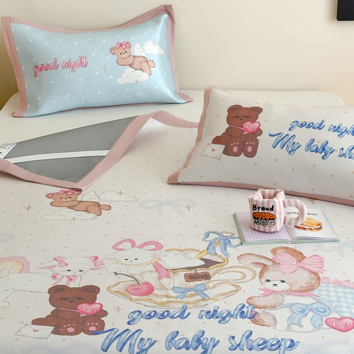 91家纺网 家纺一手货源 找家纺 澳萝拉 2025新款数码印花包边款冰藤席席子凉席-风格二 晚安熊