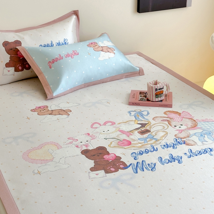 91家纺网 家纺一手货源 找家纺 澳萝拉 2025新款数码印花包边款冰藤席席子凉席-风格二 晚安熊