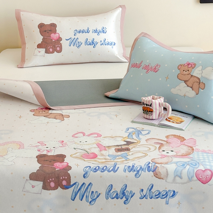 91家纺网 家纺一手货源 找家纺 澳萝拉 2025新款数码印花包边款冰藤席席子凉席-风格二 晚安熊