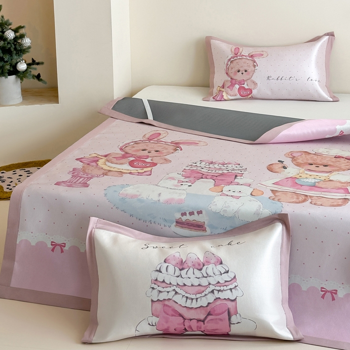 91家纺网 家纺一手货源 找家纺 澳萝拉 2025新款数码印花包边款冰藤席席子凉席-风格二 爱之屋