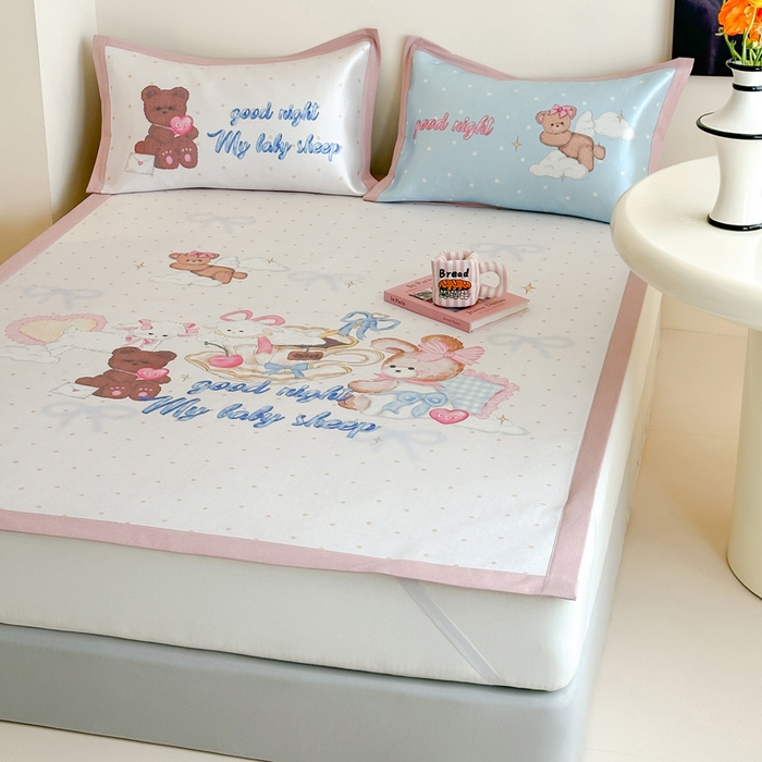 91家纺网 家纺一手货源 找家纺 澳萝拉 2025新款数码印花包边款冰藤席席子凉席-风格二 晚安熊