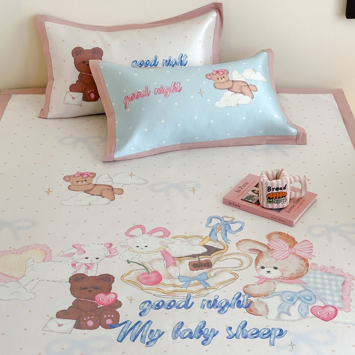 91家纺网 家纺一手货源 找家纺 澳萝拉 2025新款数码印花包边款冰藤席席子凉席-风格二 晚安熊