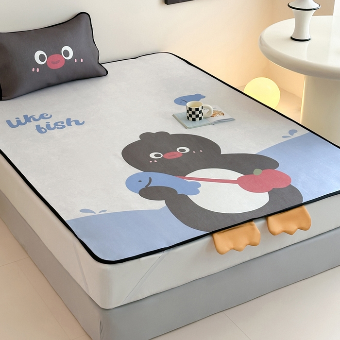 91家纺网 家纺一手货源 找家纺 澳萝拉 2025新款异形冰藤席数码印花系列席子凉席-风格二 企鹅波波（床席款）