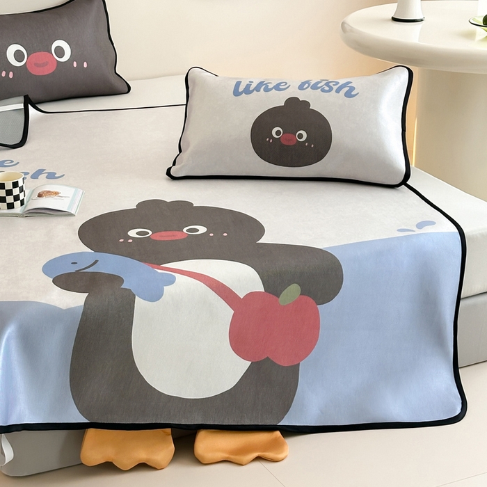 91家纺网 家纺一手货源 找家纺 澳萝拉 2025新款异形冰藤席数码印花系列席子凉席-风格二 企鹅波波（床席款）