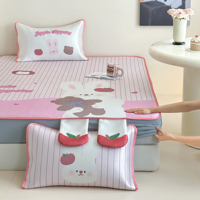 91家纺网 家纺一手货源 找家纺 澳萝拉 2025新款异形冰藤席数码印花系列席子凉席-风格二 棉花糖兔兔（床笠款）