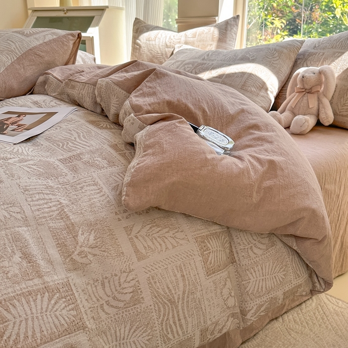 91家纺网 家纺一手货源 找家纺 菡宝 2025新款a类母婴级全棉色织三层纱提花被套纯棉被罩四件套支持定做定制尺寸 叶之美-卡其