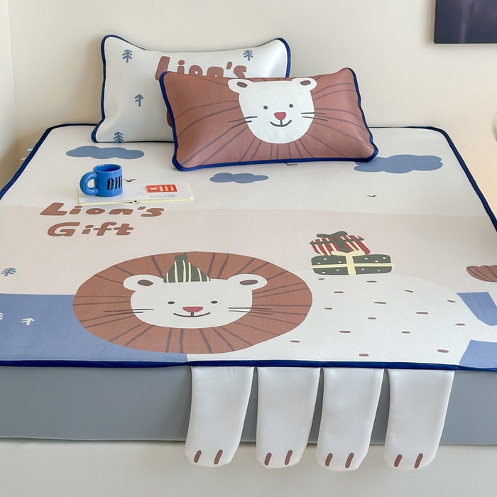 91家纺网 家纺一手货源 找家纺 澳萝拉 2025新款异形冰藤席数码印花系列席子凉席-风格二 狮狮如意（床笠款）