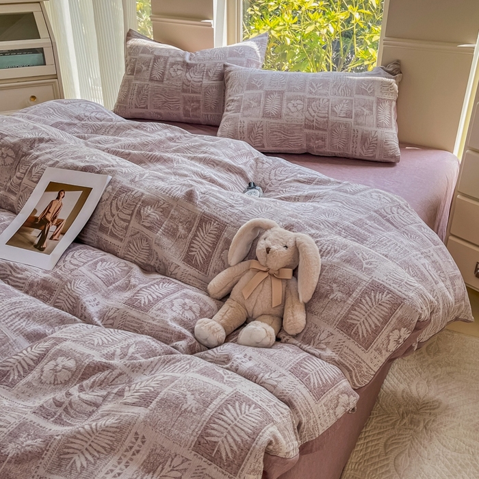 91家纺网 家纺一手货源 找家纺 菡宝 2025新款a类母婴级全棉色织三层纱提花被套纯棉被罩四件套支持定做定制尺寸 叶之美-紫