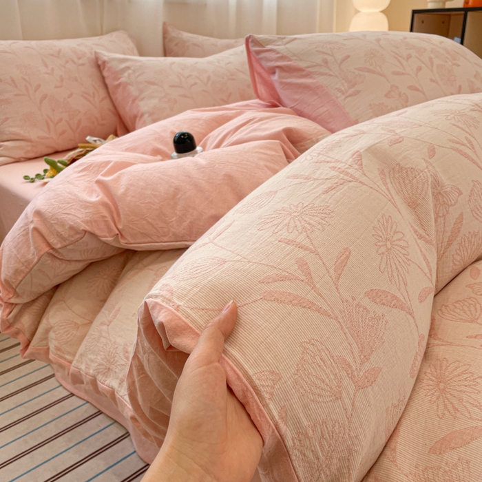 91家纺网 家纺一手货源 找家纺 菡宝 2025新款a类母婴级全棉色织三层纱提花被套纯棉被罩四件套支持定做定制尺寸 韵蝶-粉
