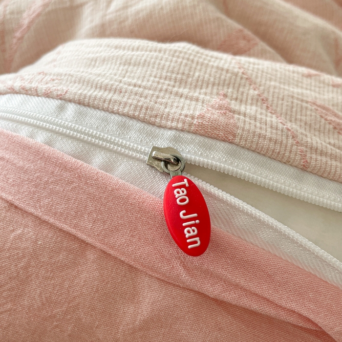 91家纺网 家纺一手货源 找家纺 菡宝 2025新款a类母婴级全棉色织三层纱提花被套纯棉被罩四件套支持定做定制尺寸 韵蝶-粉