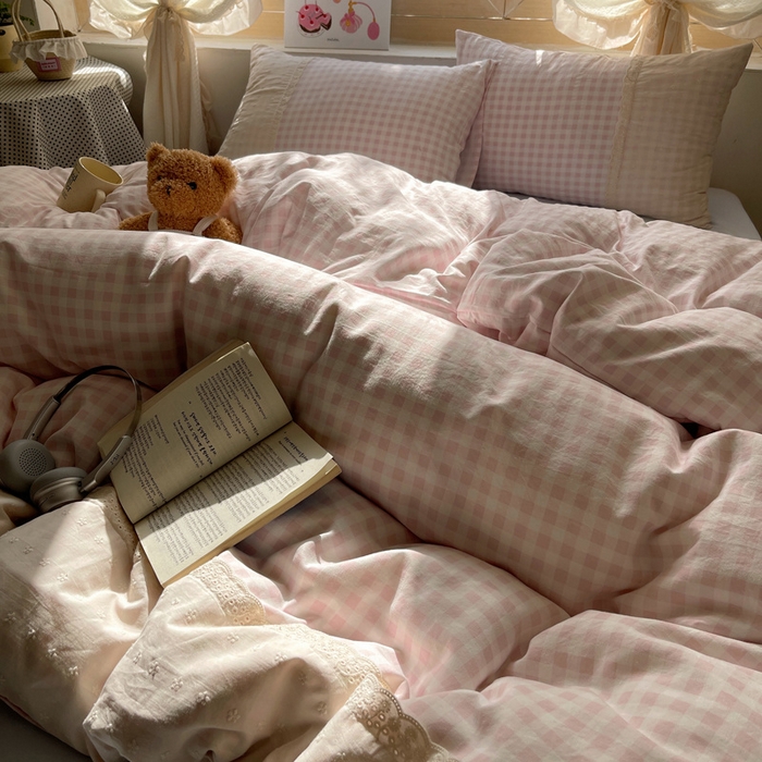 91家纺网 家纺一手货源 找家纺 桃心家居 2025新款云感水洗棉蕾丝花边四件套 水洗棉花边-蕾丝粉格蓝