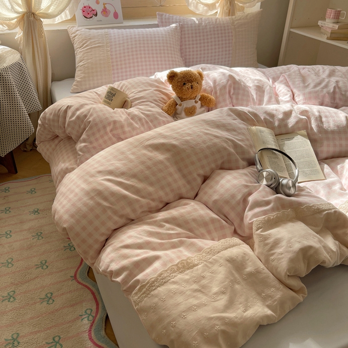 91家纺网 家纺一手货源 找家纺 桃心家居 2025新款云感水洗棉蕾丝花边四件套 水洗棉花边-蕾丝粉格蓝