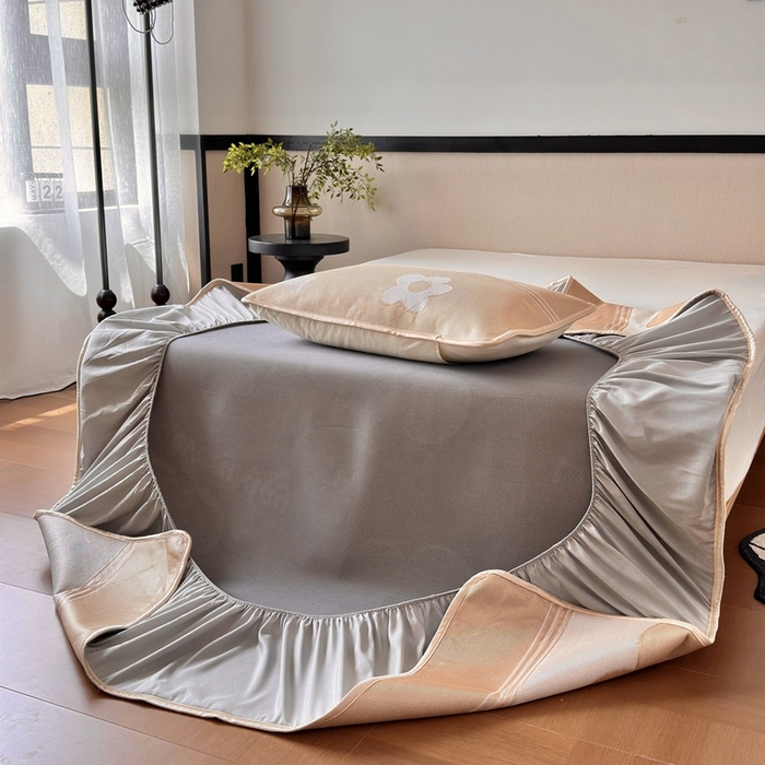 91家纺网 家纺一手货源 找家纺 乐居家纺 2025新款A类碳光抗菌凉感可水洗冰丝凉席席子床笠款 冰丝小熊-咖